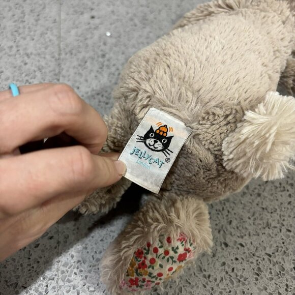 Jellycat Medium Posie Blossom Beige Bashful Bunny Rabbit Plush Toy Comforter - Picture 4 of 5